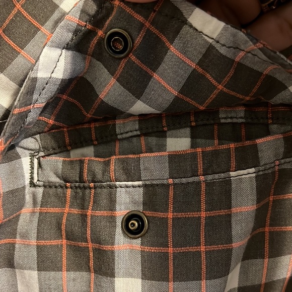 VOLCOM SHORT SLEEVED BUTTON UP SHIRT (XL) - Picture 6 of 16